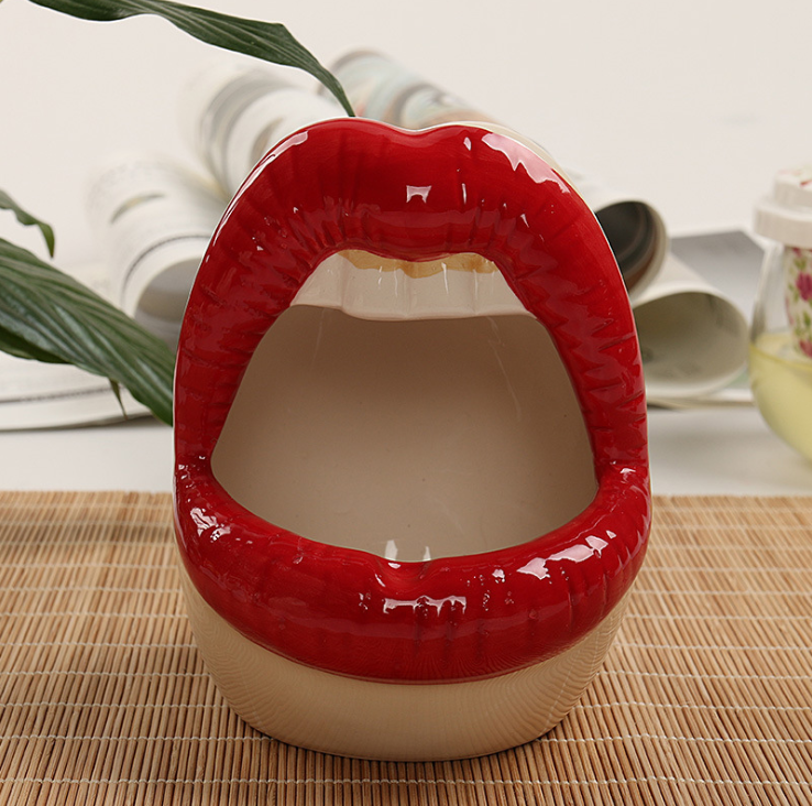 Ceramic Big Lips Ashtray
